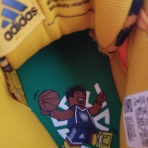 New Adidas x D.O.N issue 3 size 10 basketball yellow with green and blue - Picture 8 of 10
